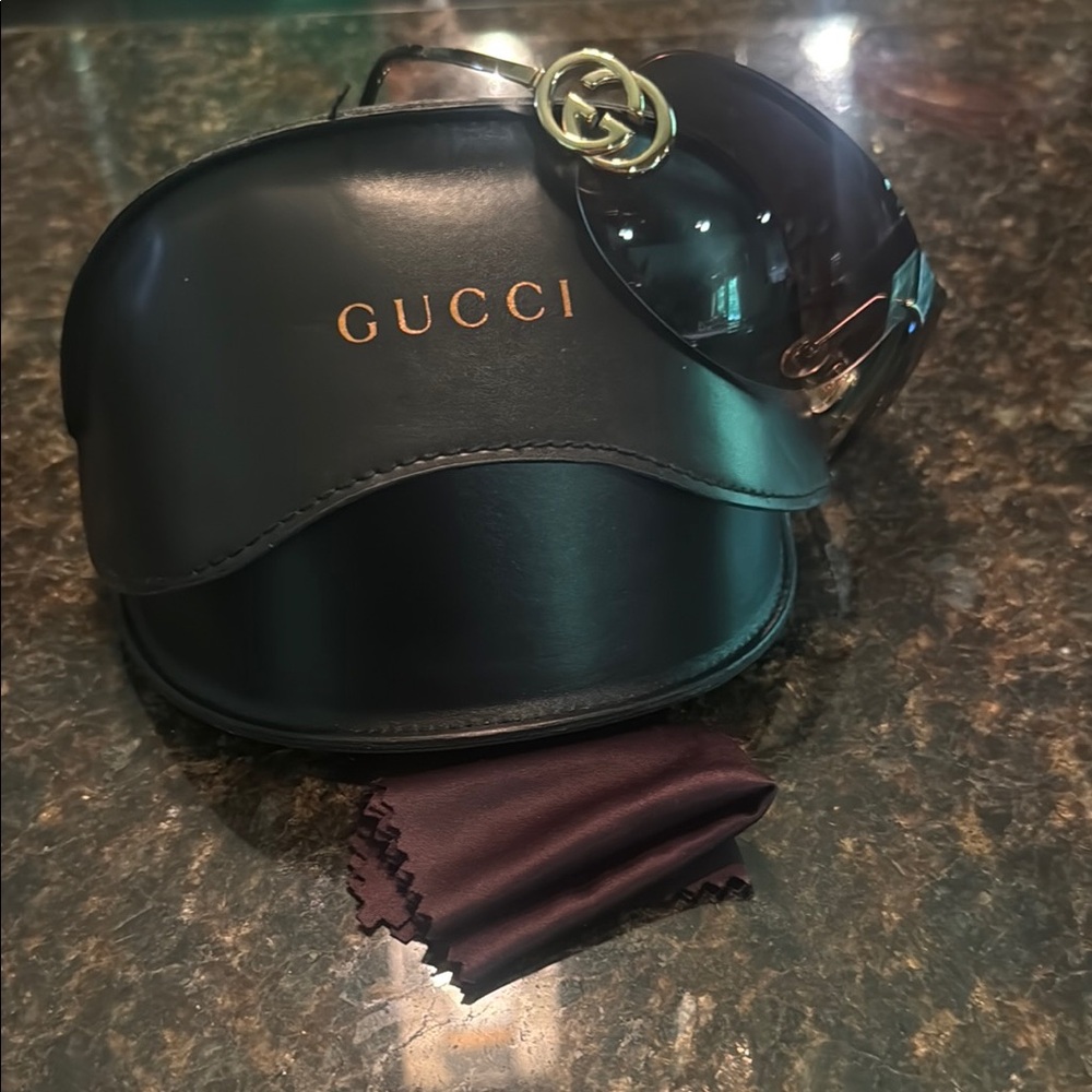 Gucci Black Sunglasses Elegant Accessories